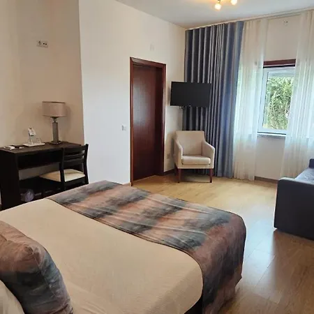 Louro Szálloda 3*