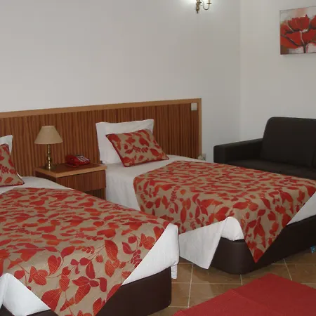 Ξενοδοχείο Louro 3*