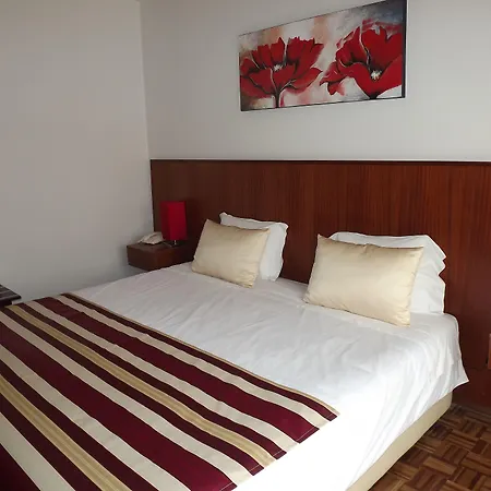 Ξενοδοχείο Louro 3*