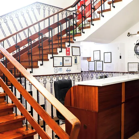 Louro 3* Όμπιδος